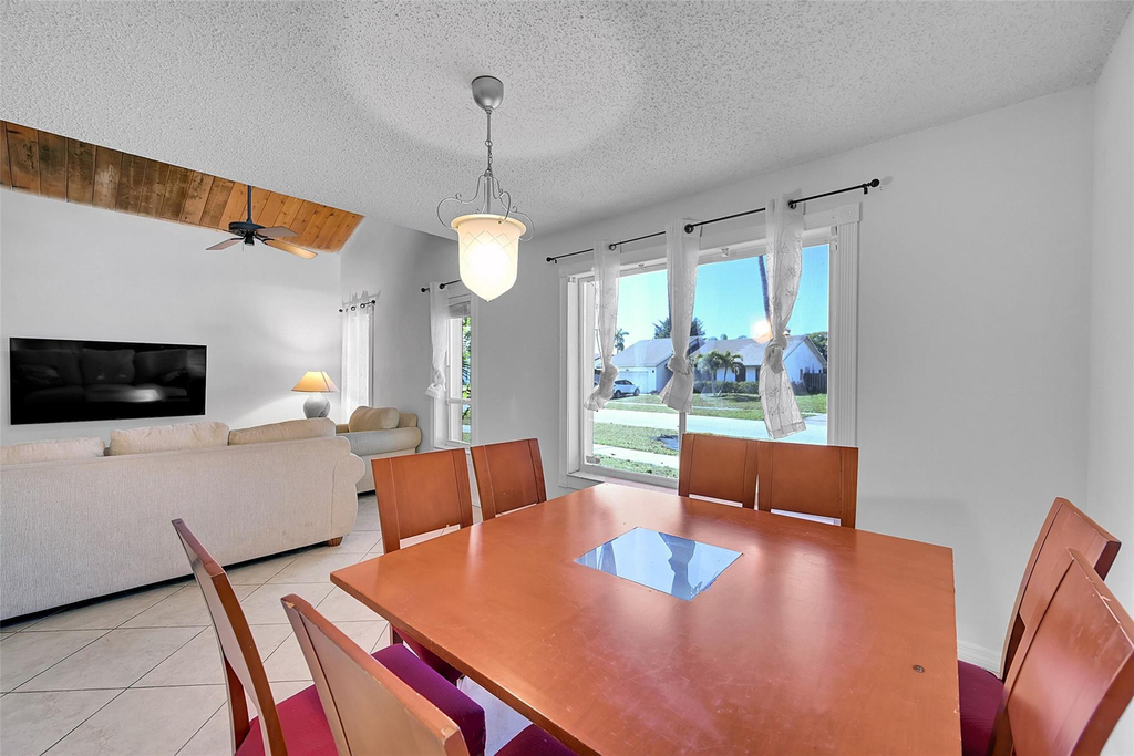 1361 Sw 26th Avenue - Photo 15