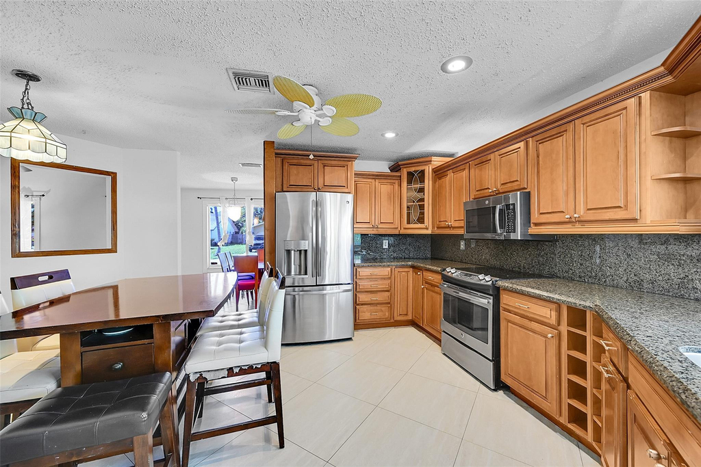 1361 Sw 26th Avenue - Photo 24