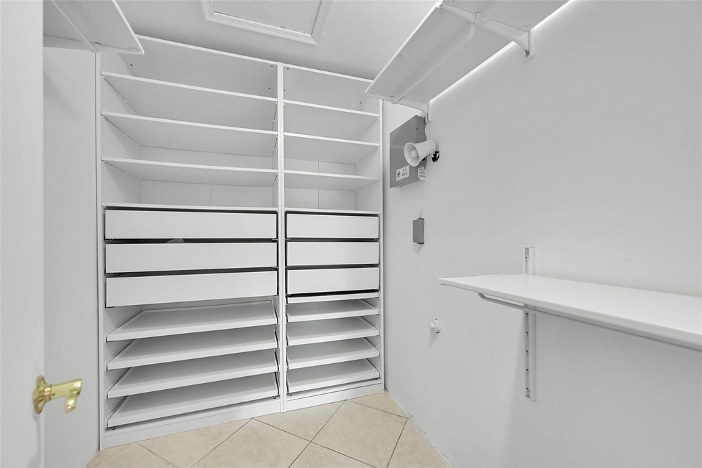 1361 Sw 26th Avenue - Photo 32