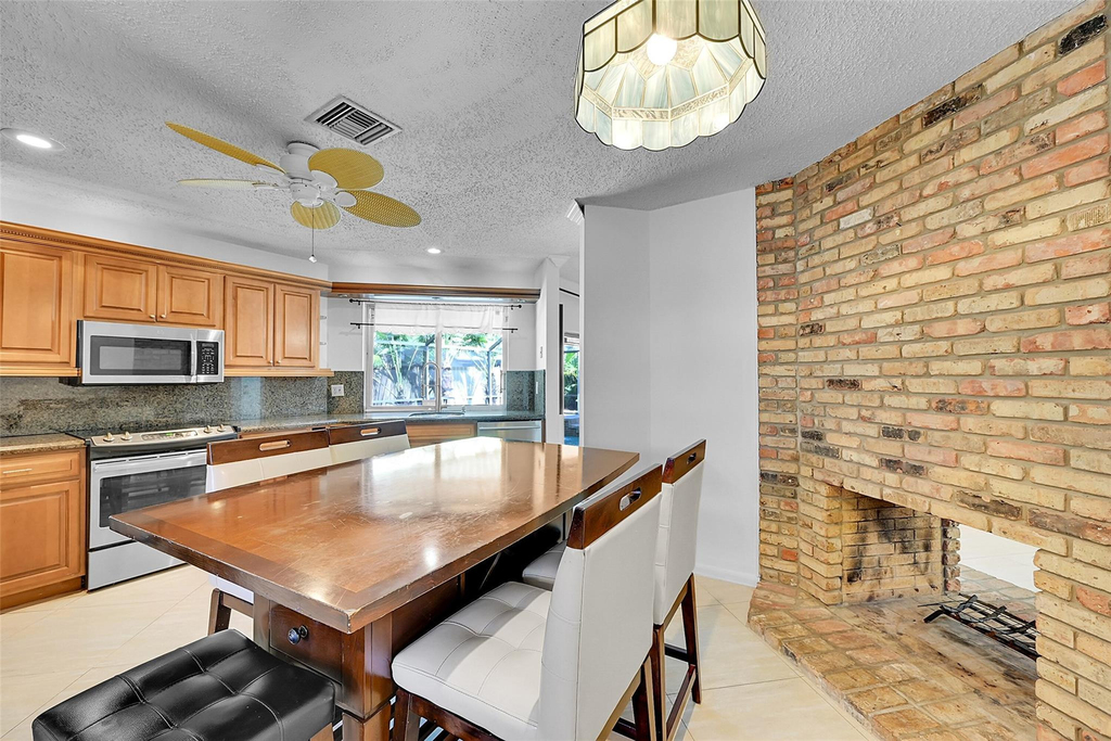 1361 Sw 26th Avenue - Photo 25