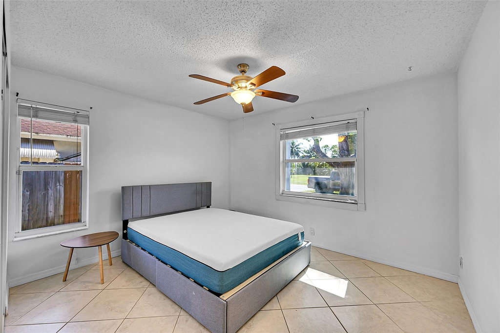 1361 Sw 26th Avenue - Photo 7