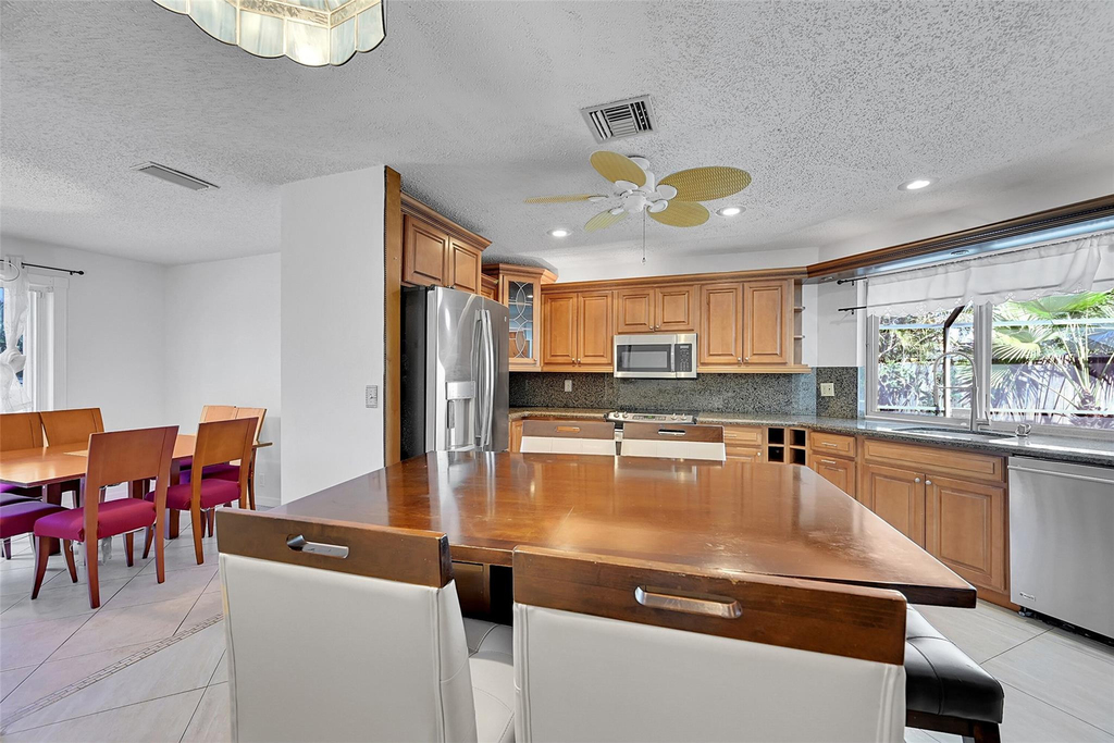 1361 Sw 26th Avenue - Photo 23