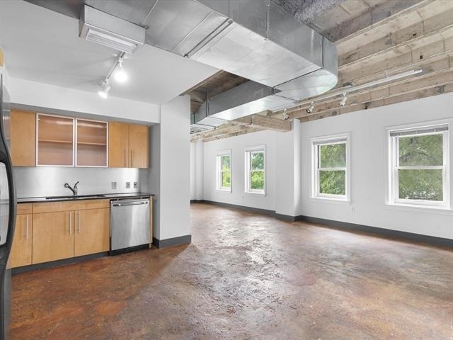 329 E Colorado Boulevard - Photo 3