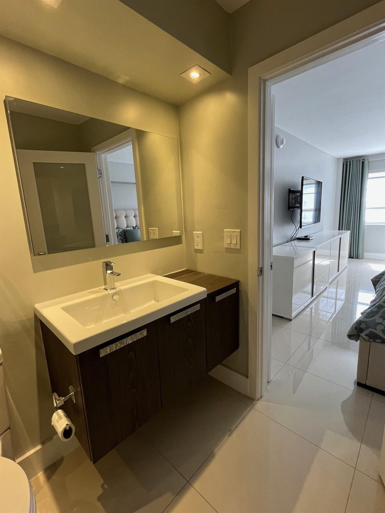 133 N Pompano Beach Boulevard - Photo 18