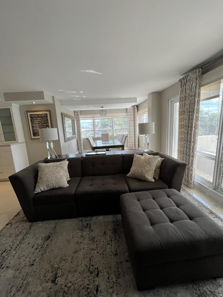 133 N Pompano Beach Boulevard - Photo 3
