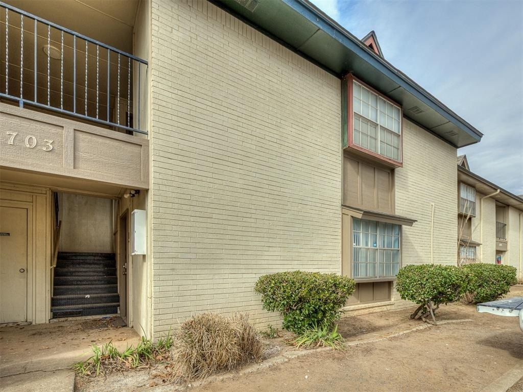 1703 E Lindsey Street - Photo 1