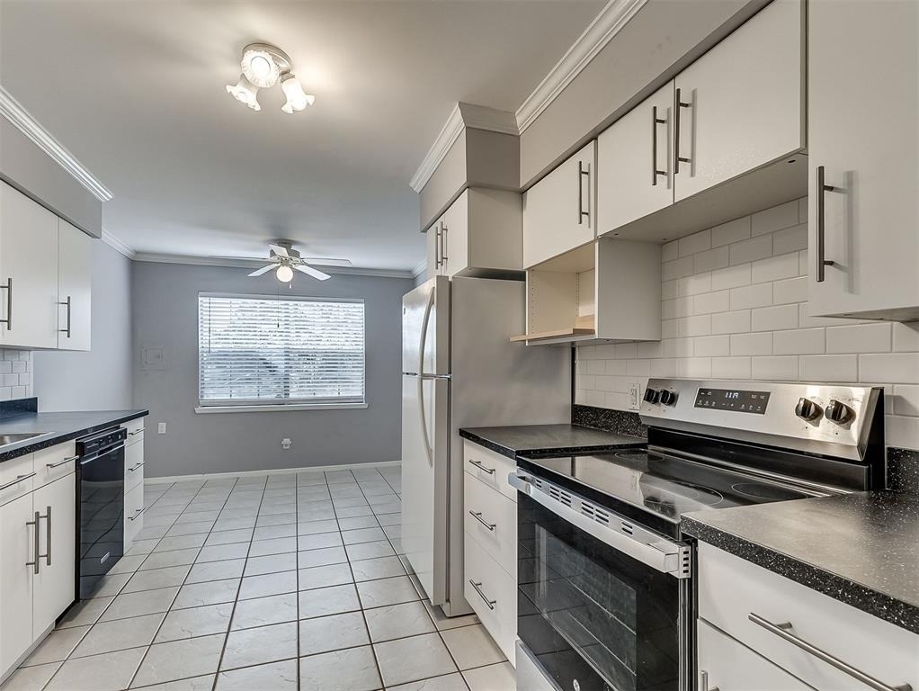 1703 E Lindsey Street - Photo 19