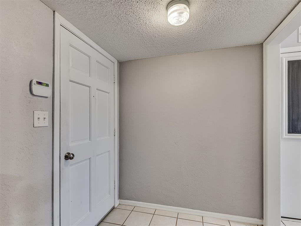 1703 E Lindsey Street - Photo 3