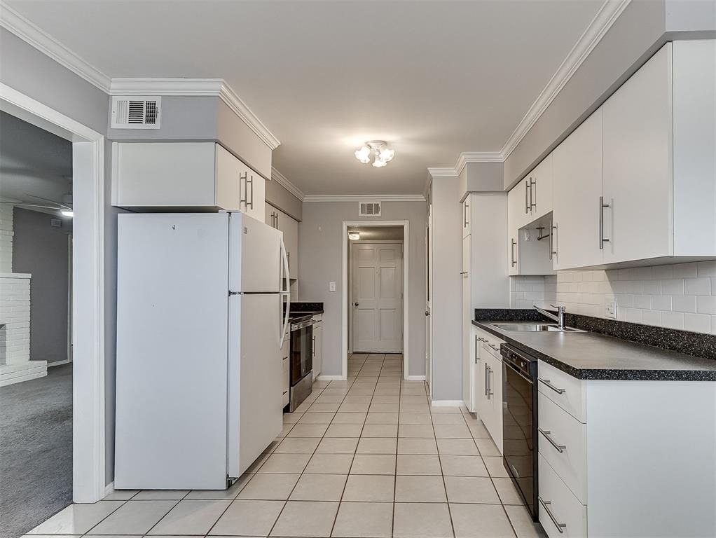1703 E Lindsey Street - Photo 15