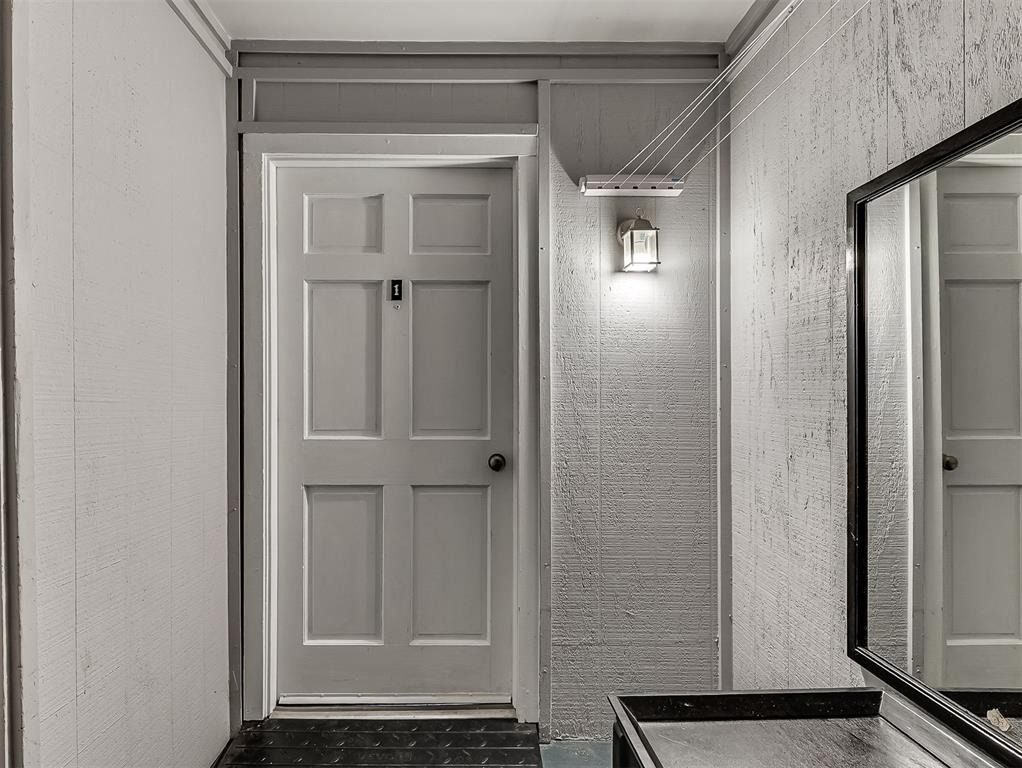 1703 E Lindsey Street - Photo 2