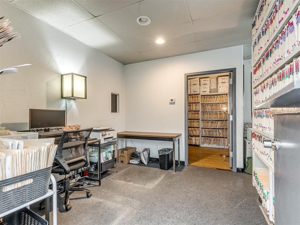 7304 N Comanche Avenue - Photo 9