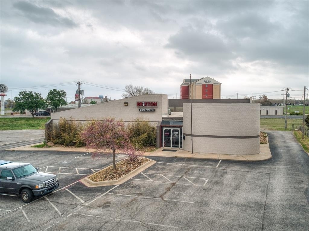 7304 N Comanche Avenue - Photo 1