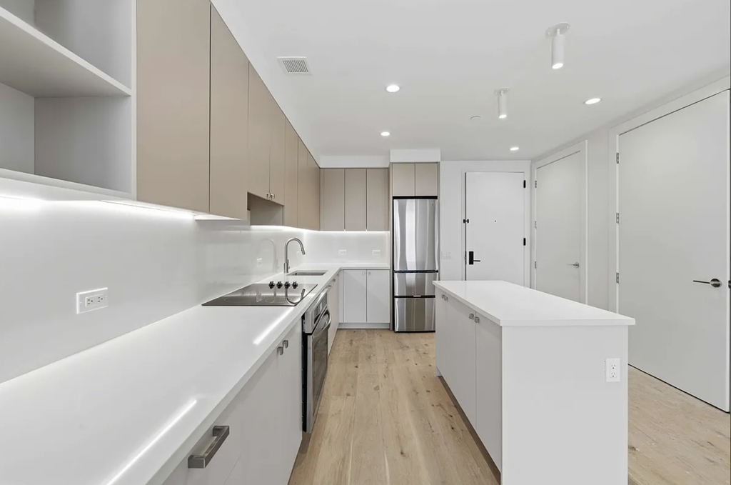 636 W 158 - Photo 2