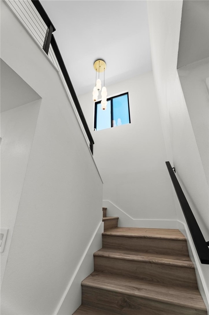 19701 Blythe Street - Photo 27