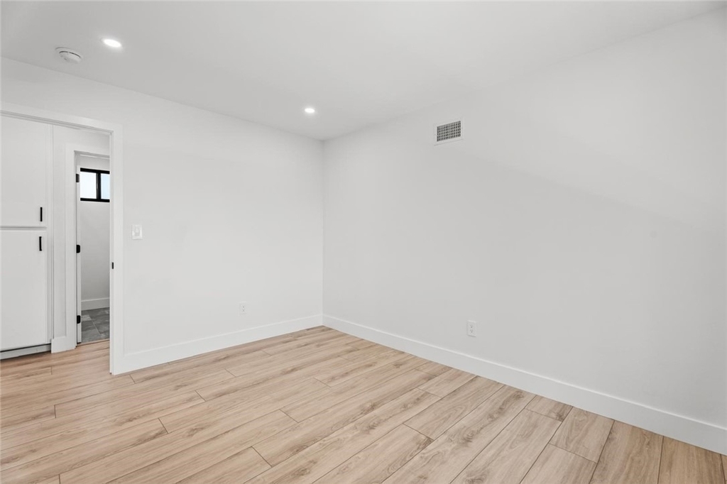 19701 Blythe Street - Photo 21