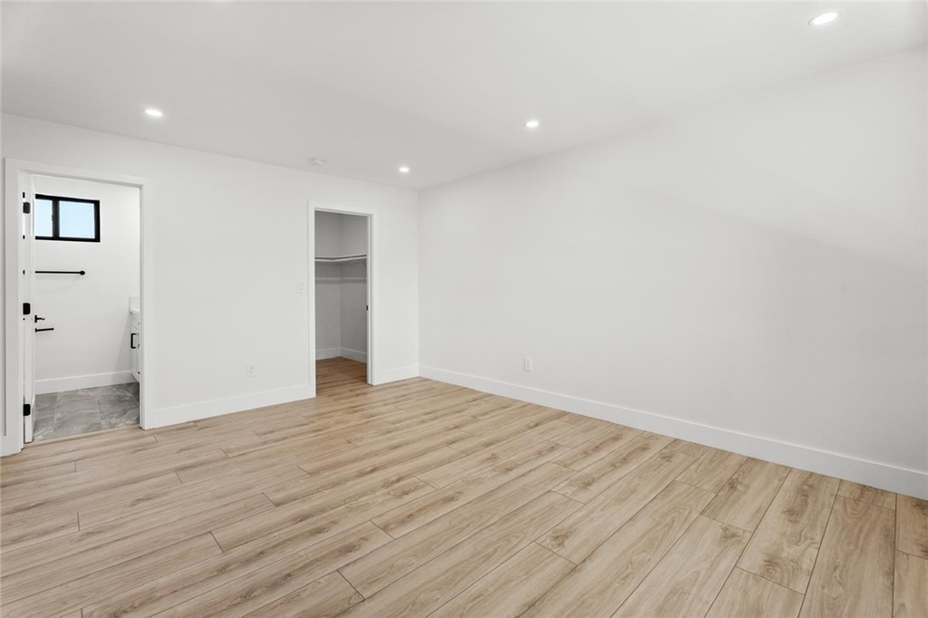 19701 Blythe Street - Photo 16