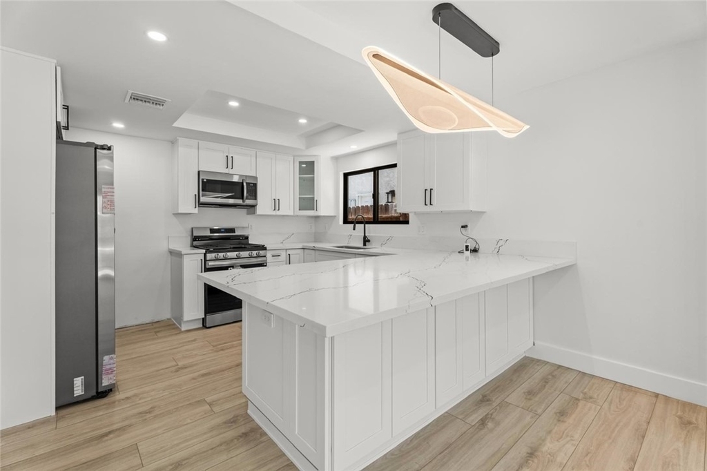 19701 Blythe Street - Photo 12
