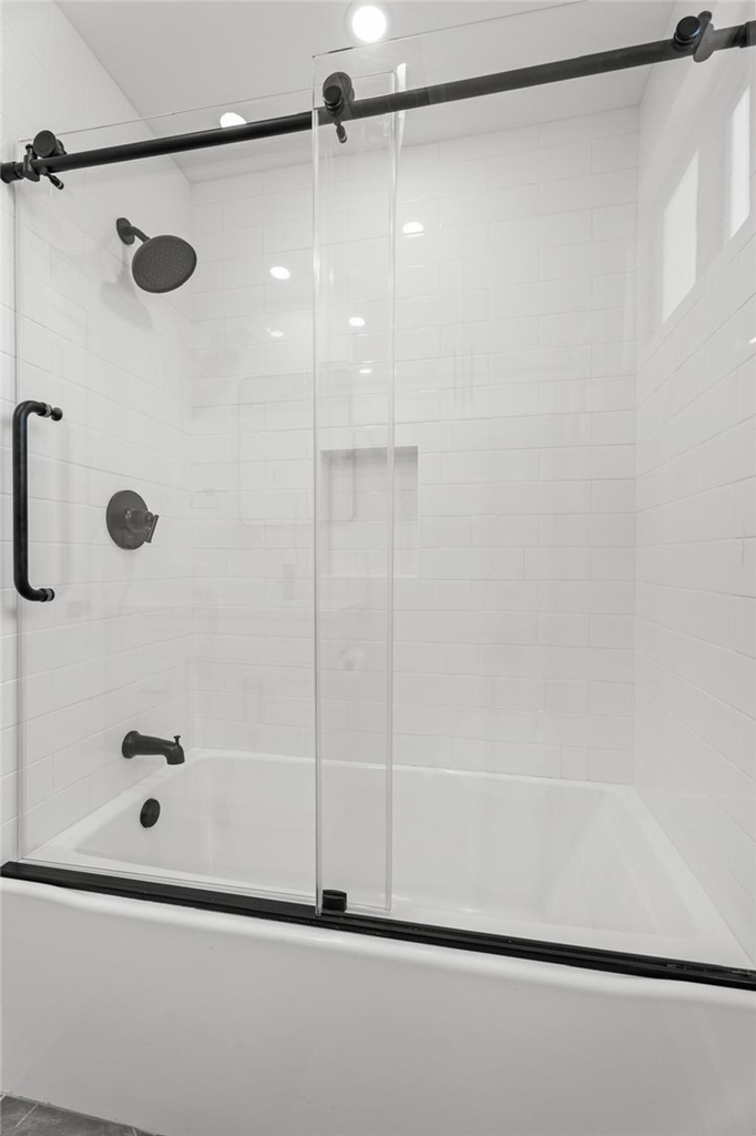 19701 Blythe Street - Photo 25
