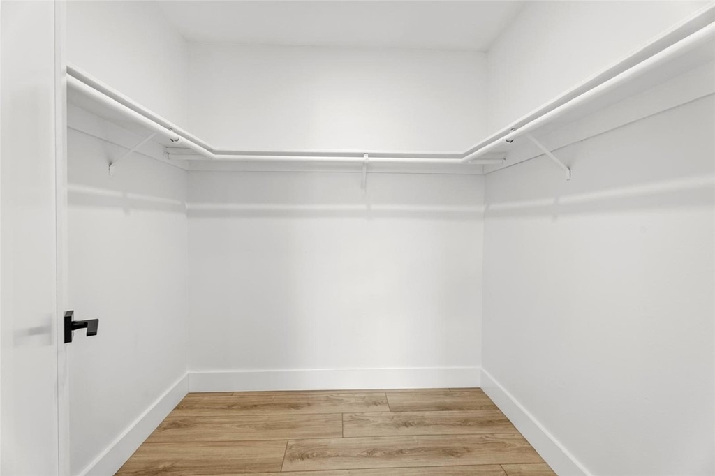 19701 Blythe Street - Photo 19