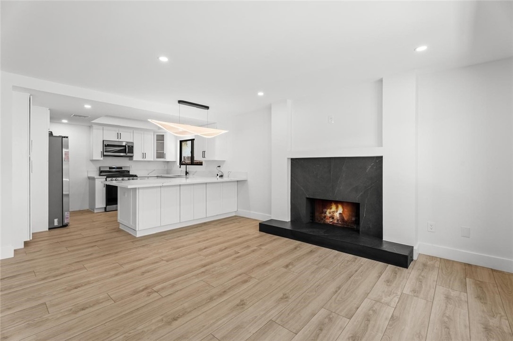 19701 Blythe Street - Photo 11