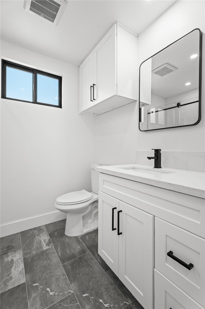 19701 Blythe Street - Photo 24