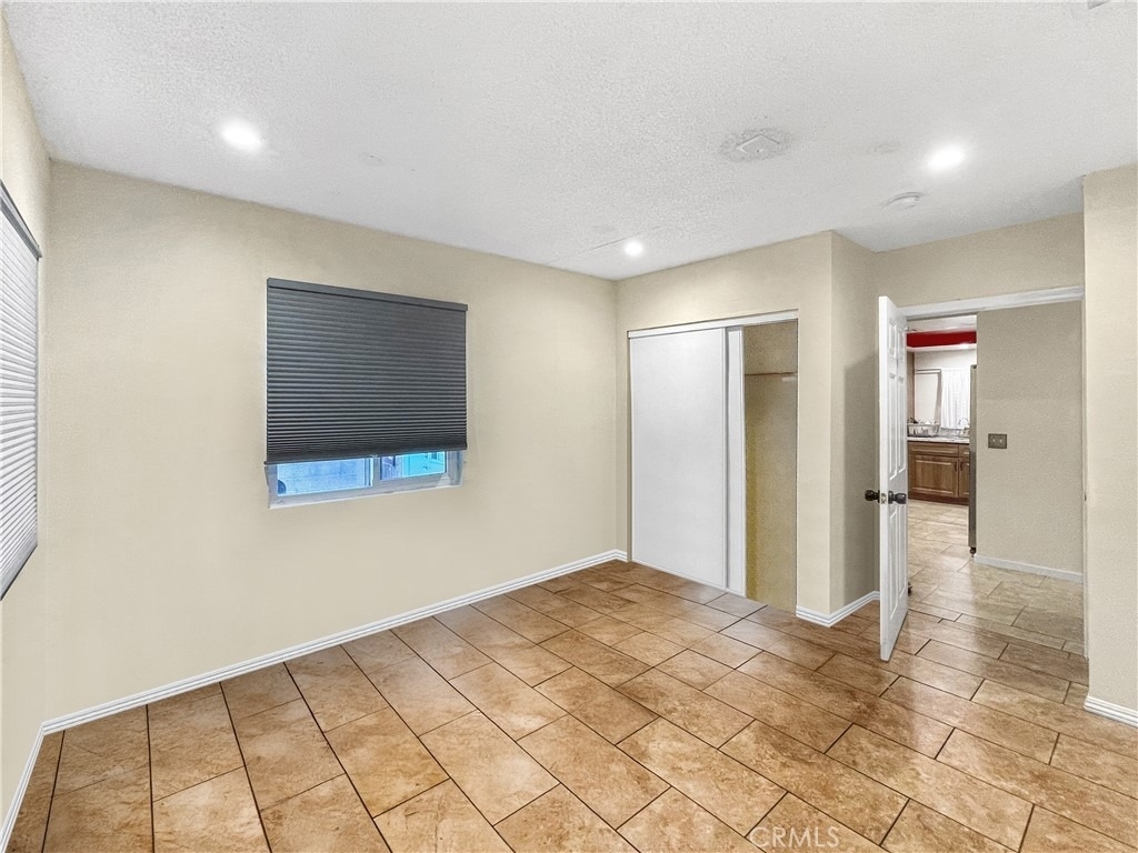 4084 W 137th - Photo 3