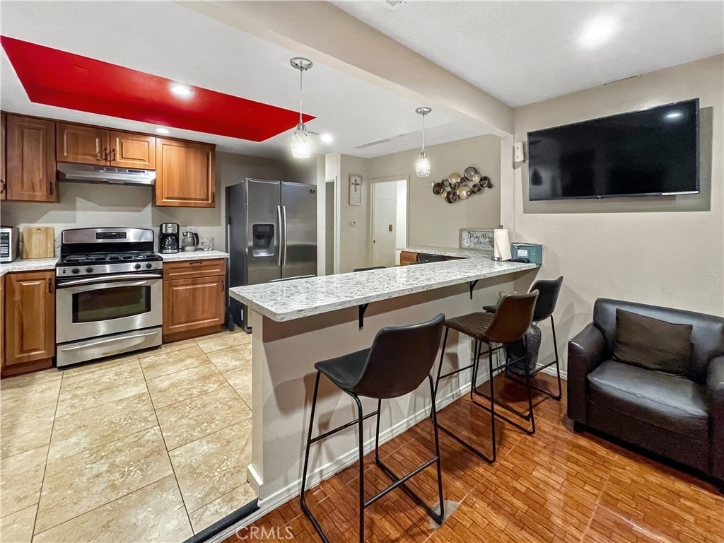 4084 W 137th - Photo 2