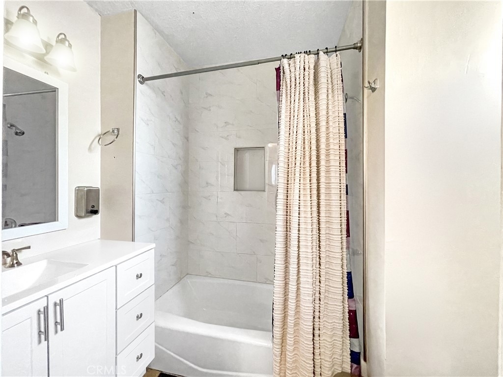 4084 W 137th - Photo 6