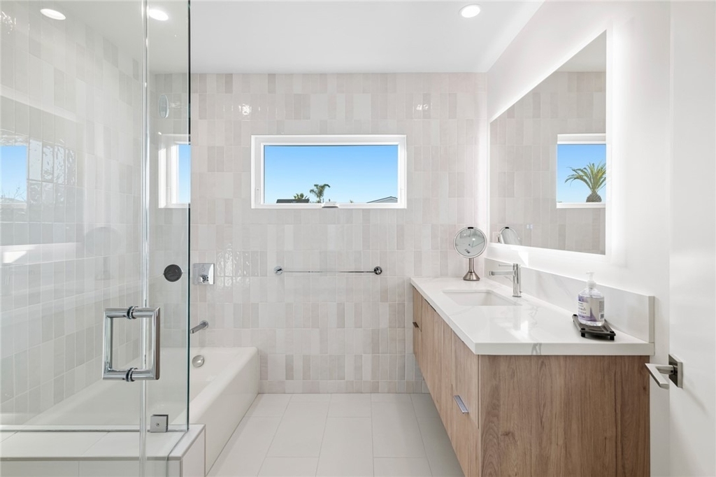 1576 E Ocean Boulevard - Photo 11