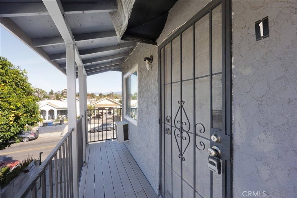 2770 Marengo - Photo 1