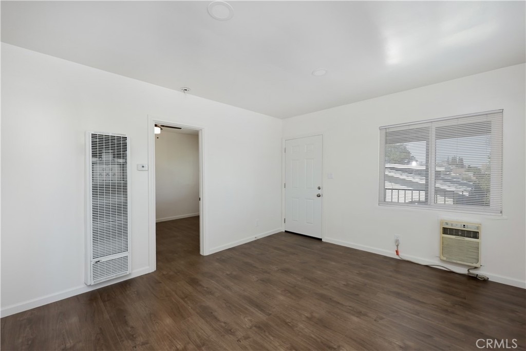 2770 Marengo - Photo 3