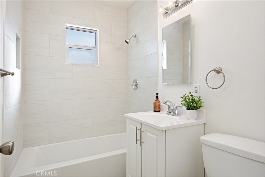 2770 Marengo - Photo 8