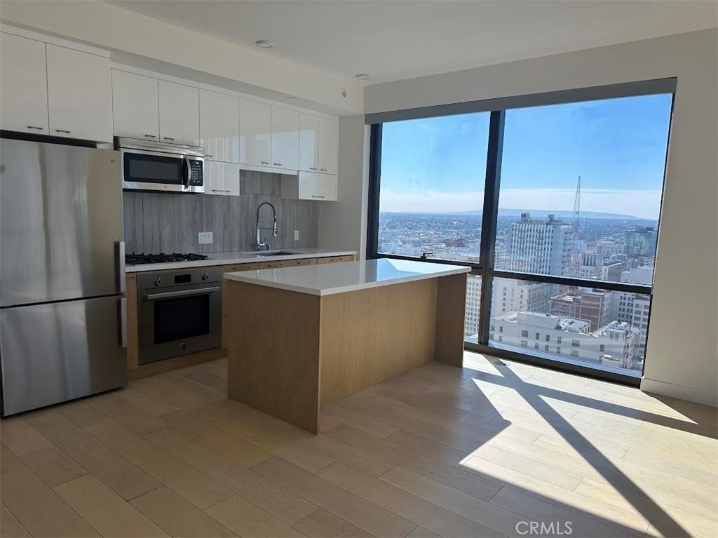400 S Broadway - Photo 2