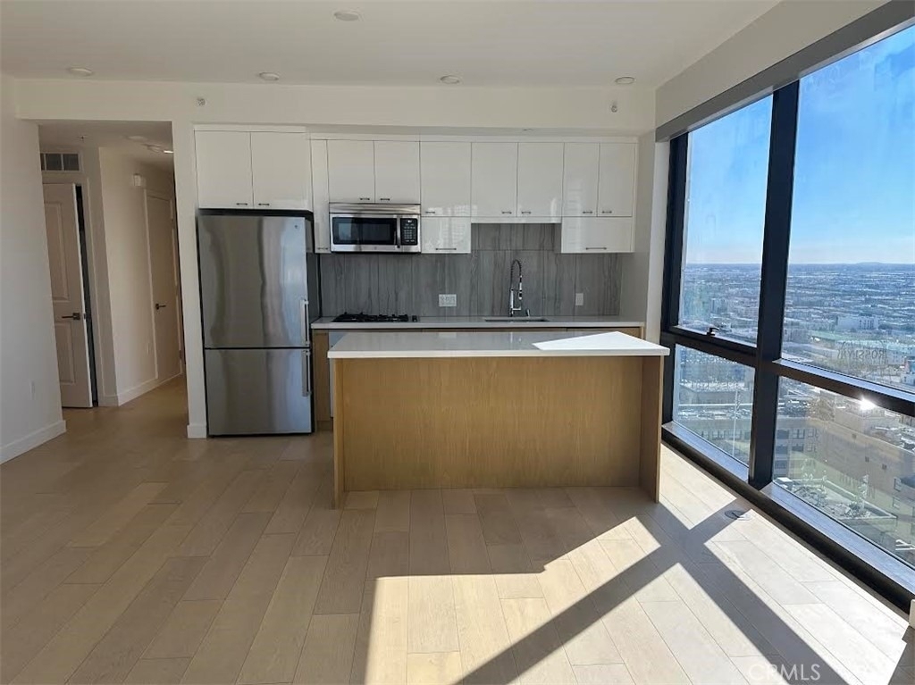 400 S Broadway - Photo 1