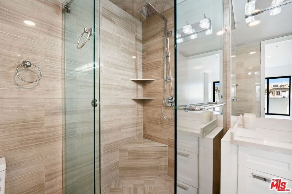 137 N Doheny Drive - Photo 22