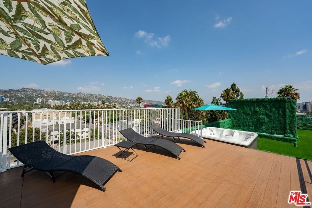 137 N Doheny Drive - Photo 37