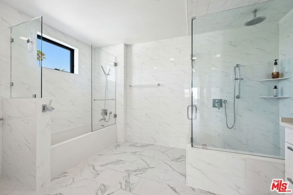 137 N Doheny Drive - Photo 32