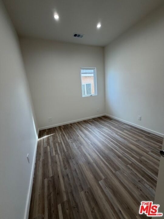 11018 Herrick Avenue - Photo 12