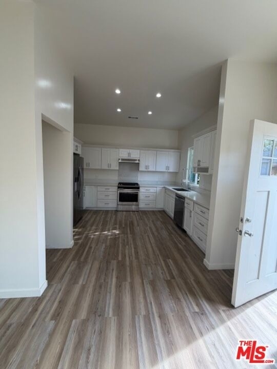 11018 Herrick Avenue - Photo 2