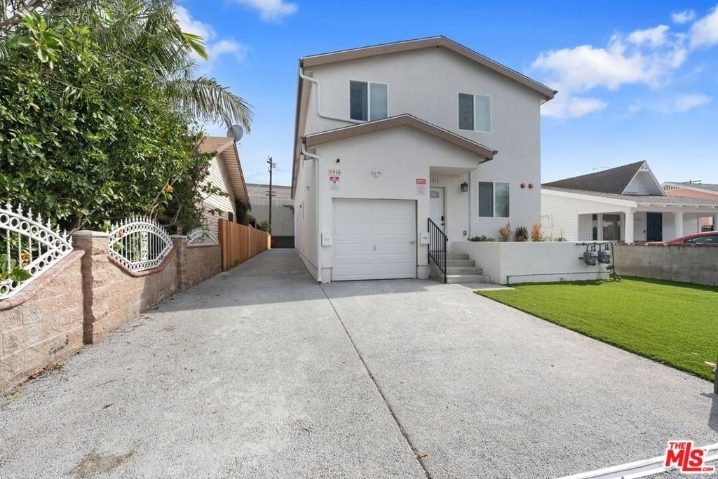 5912 S Flower Street - Photo 1