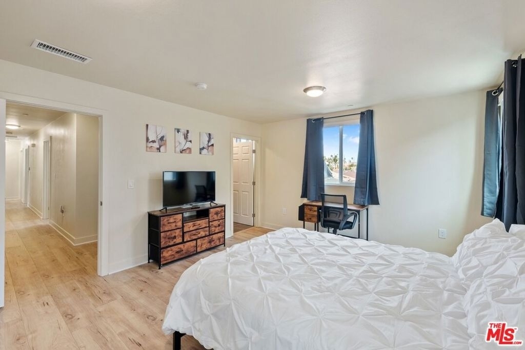 5912 S Flower Street - Photo 34