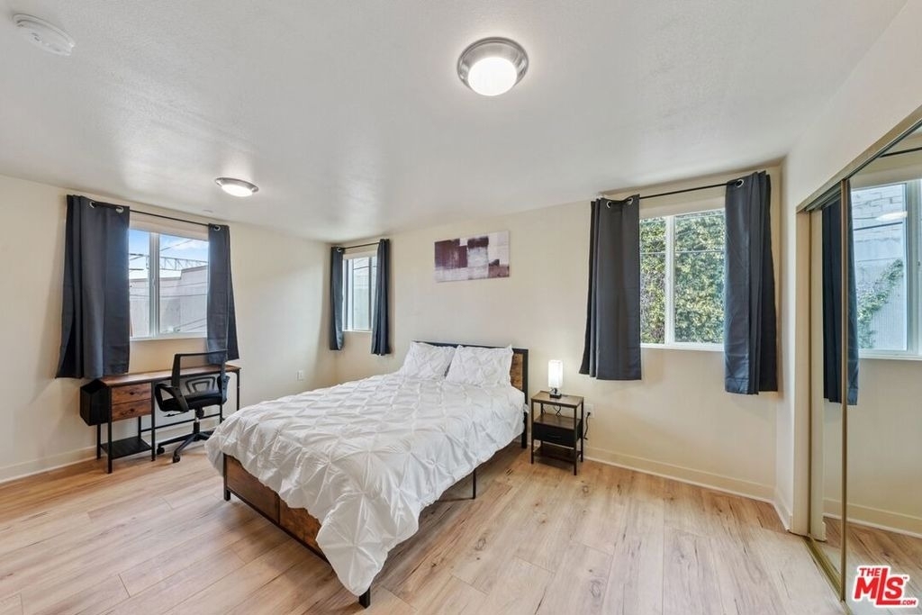 5912 S Flower Street - Photo 31