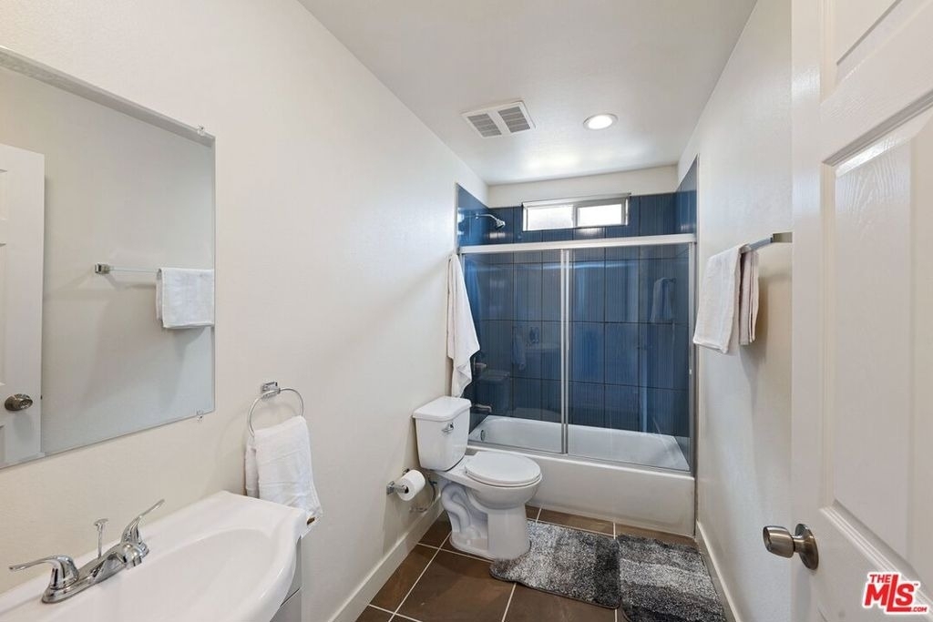 5912 S Flower Street - Photo 24