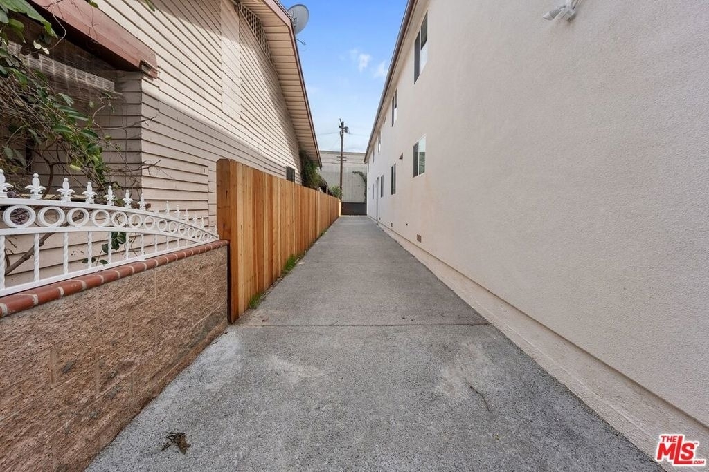 5912 S Flower Street - Photo 55