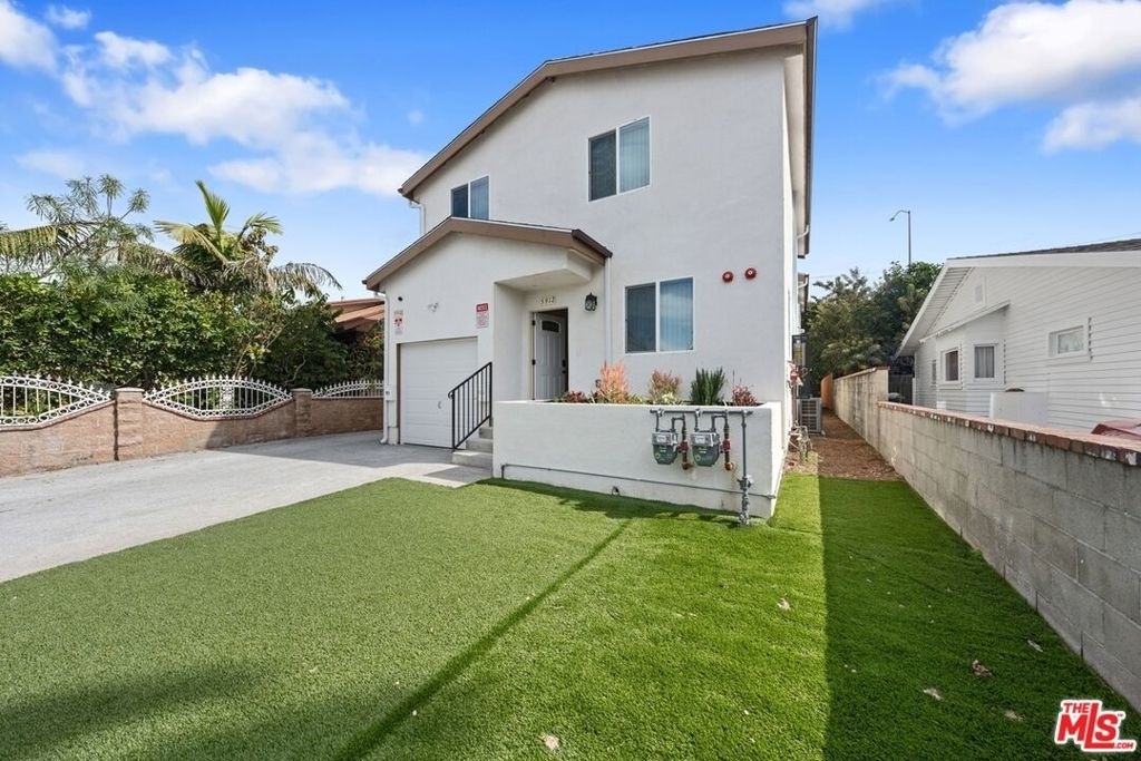 5912 S Flower Street - Photo 0