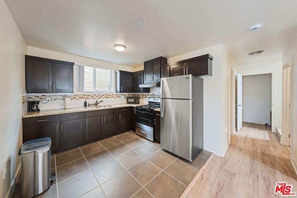 5912 S Flower Street - Photo 11