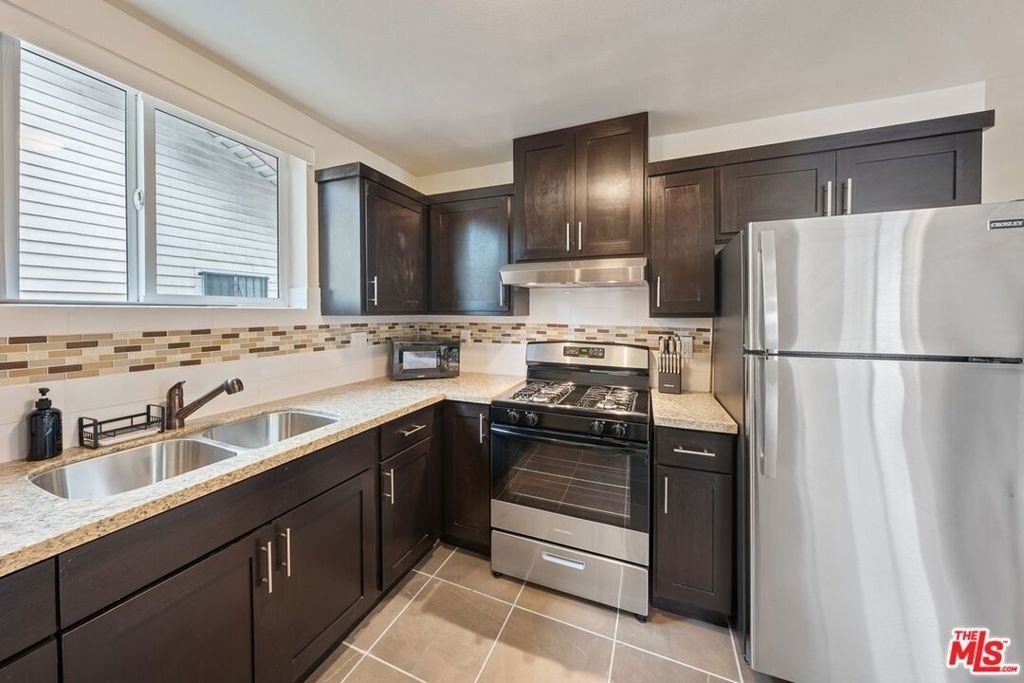 5912 S Flower Street - Photo 14