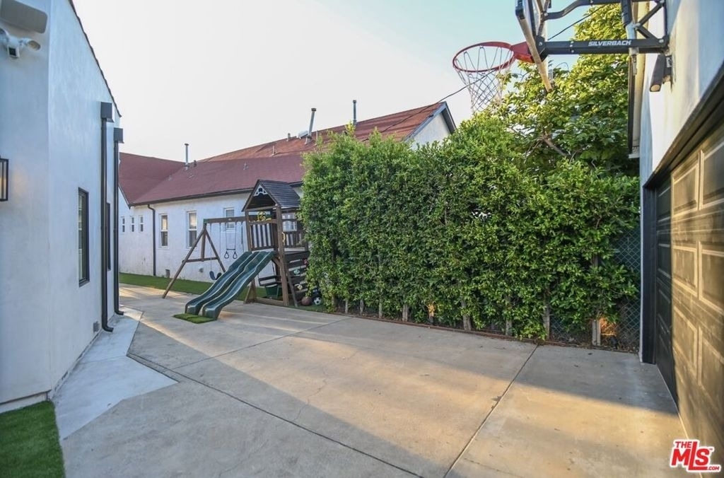 1430 Stearns Drive - Photo 24