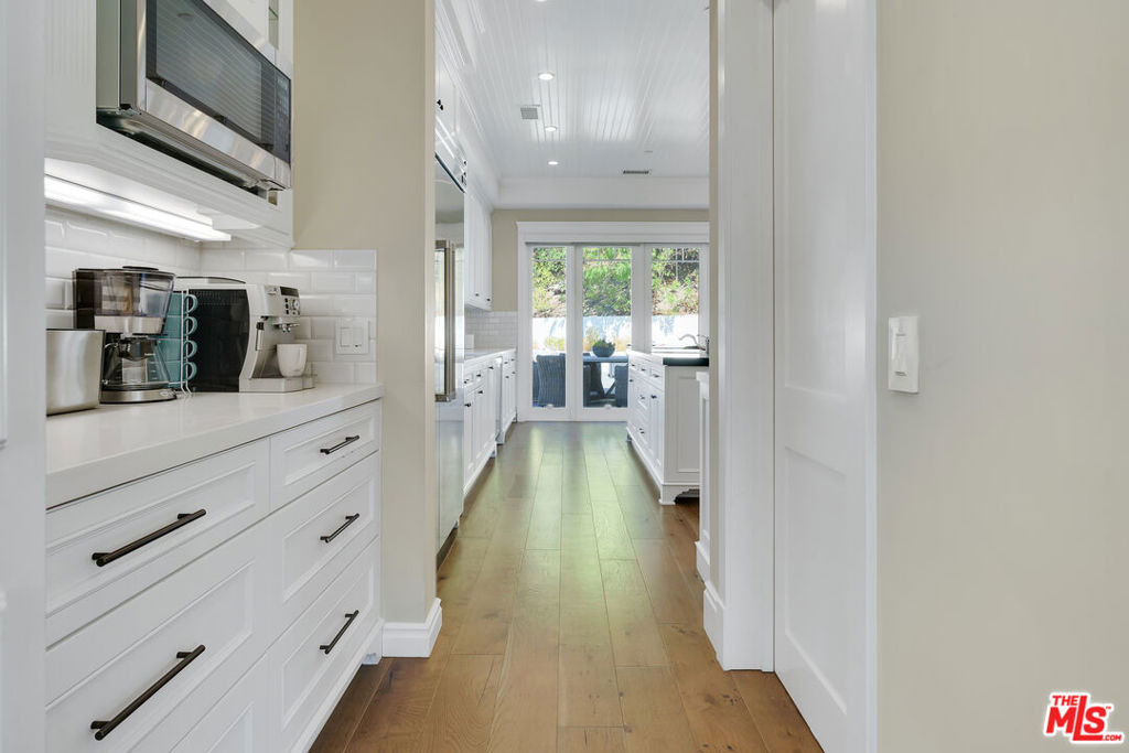 19633 Wells Drive - Photo 10