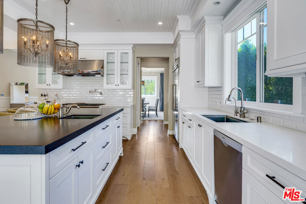 19633 Wells Drive - Photo 9